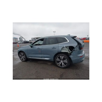 Volvo   SUV 2023,  2.0 benzyna, automat - Na sprzedaż za 79 000 zł - Tarnów - zdjęcie 5