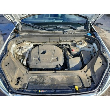 Volvo   SUV 2019,  2.0 benzyna, automat - Na sprzedaż za 39 000 zł - Tarnów - zdjęcie 11