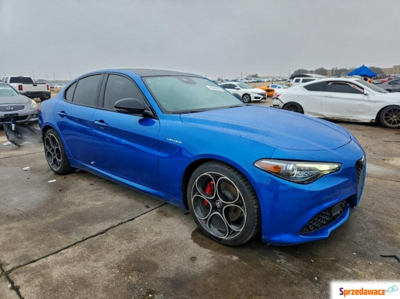 Alfa Romeo Giulia  Sedan/Limuzyna 2023,  2.0 benzyna, automat - Na sprzedaż za 65 000 zł - Tarnów