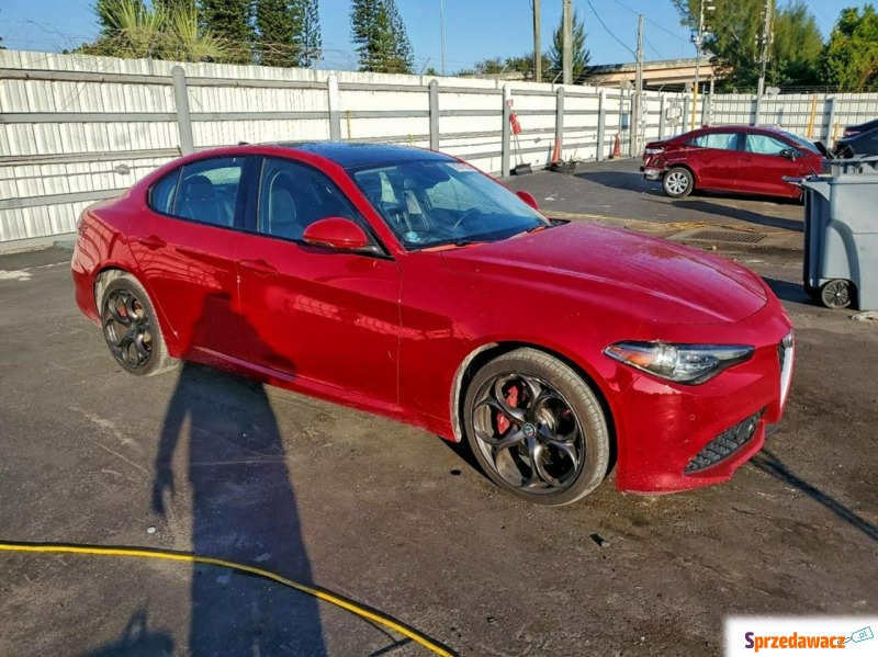 Alfa Romeo Giulia  Sedan/Limuzyna 2018,  2.0 benzyna, automat - Na sprzedaż za 29 000 zł - Tarnów