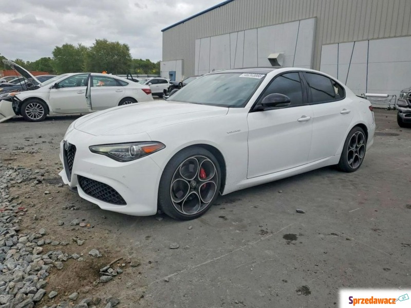 Alfa Romeo Giulia  Sedan/Limuzyna 2023,  2.0 benzyna, automat - Na sprzedaż za 54 000 zł - Tarnów
