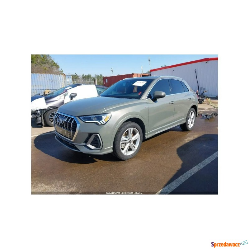 Audi Q3  SUV 2022,  2.0 benzyna, automat - Na sprzedaż za 44 000 zł - Tarnów