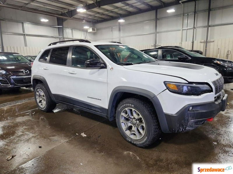 Jeep Cherokee  SUV 2022,  3.2 benzyna, automat - Na sprzedaż za 35 000 zł - Tarnów
