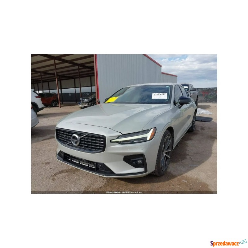Volvo S60  Sedan/Limuzyna 2022,  2.0 benzyna, automat - Na sprzedaż za 45 000 zł - Tarnów