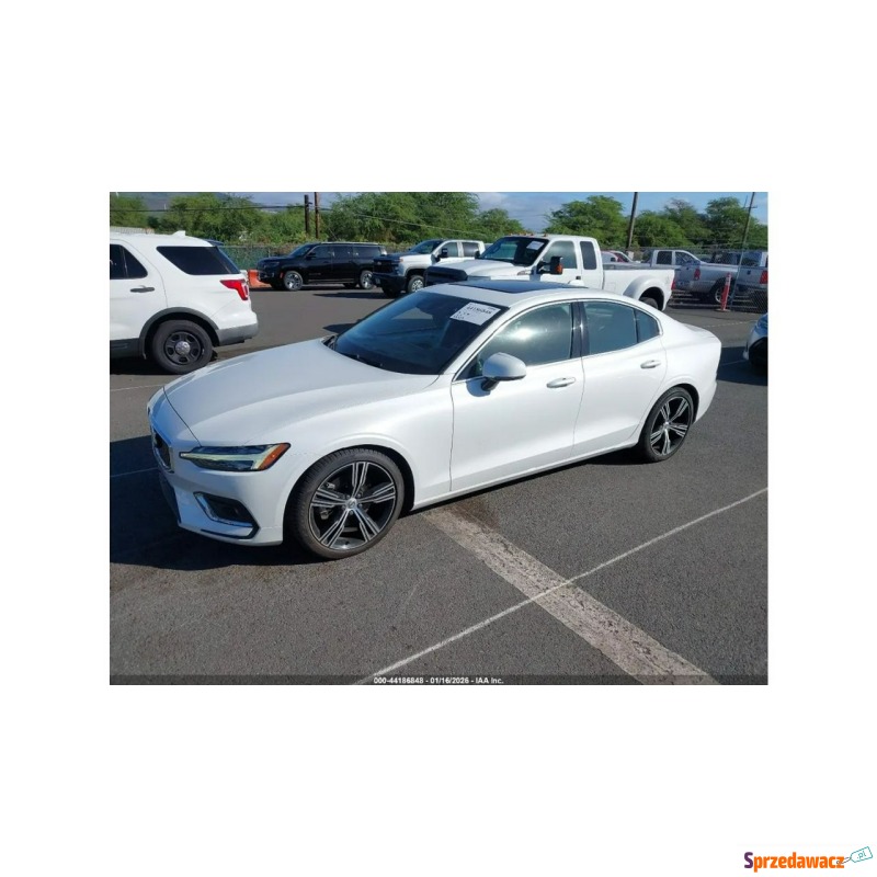 Volvo S60  Sedan/Limuzyna 2019,  2.0 benzyna, automat - Na sprzedaż za 35 000 zł - Tarnów