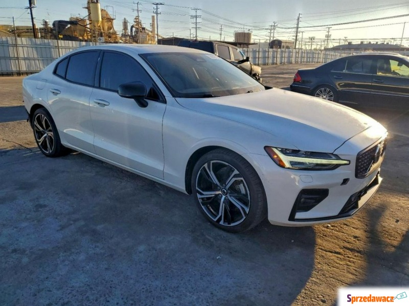 Volvo S60  Sedan/Limuzyna 2024,  2.0 benzyna, automat - Na sprzedaż za 59 000 zł - Tarnów