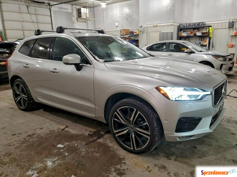 Volvo   SUV 2019,  2.0 benzyna, automat - Na sprzedaż za 38 000 zł - Tarnów