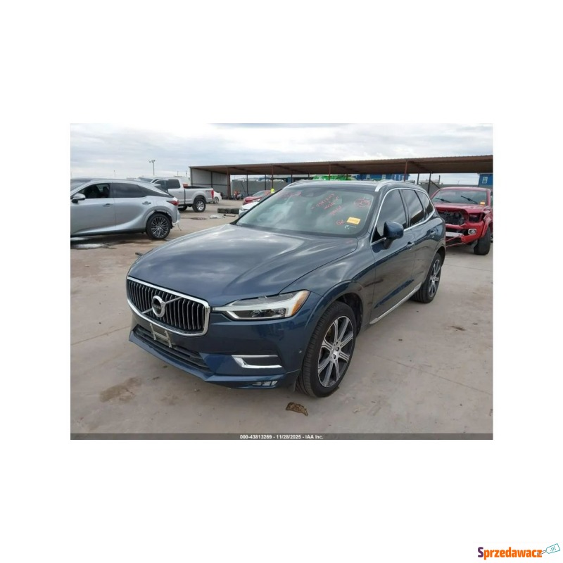 Volvo   SUV 2021,  2.0 benzyna, automat - Na sprzedaż za 59 000 zł - Tarnów