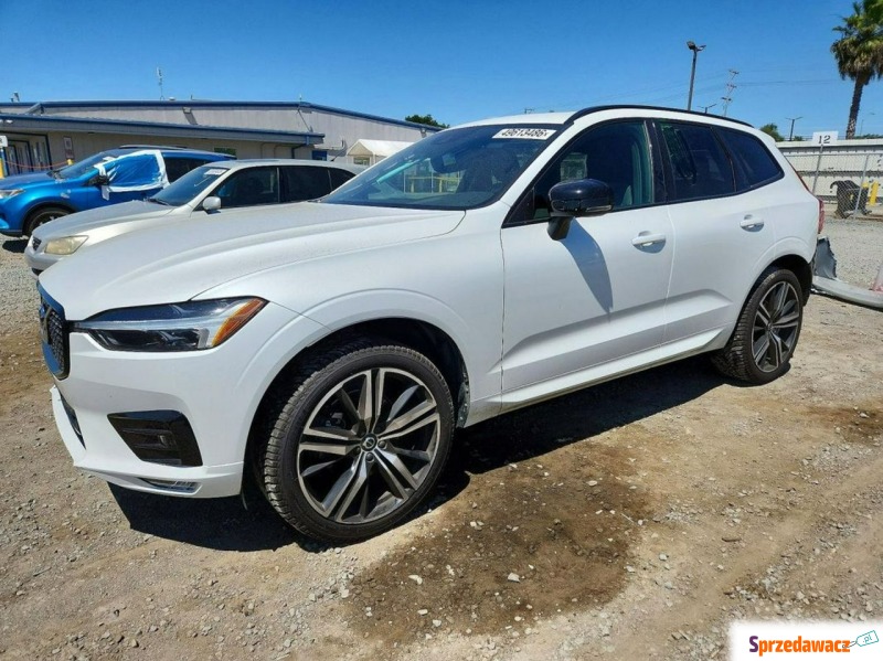 Volvo   SUV 2021,  2.0 benzyna, automat - Na sprzedaż za 45 000 zł - Tarnów