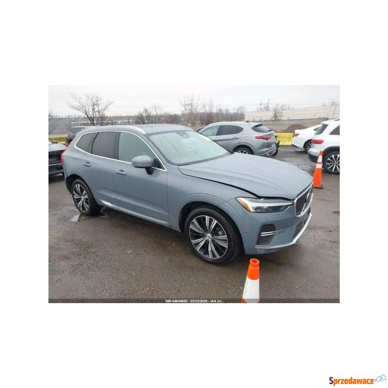 Volvo   SUV 2023,  2.0 benzyna, automat - Na sprzedaż za 79 000 zł - Tarnów