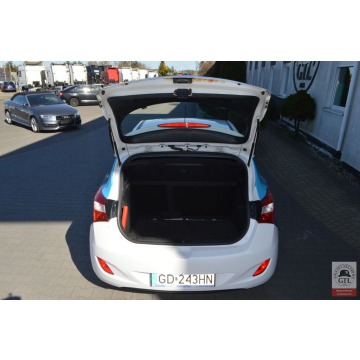 Hyundai i30 2014 benzyna - Na sprzedaż za 23 862 zł - Gdańsk - zdjęcie 2
