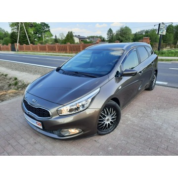 Kia Ceed  Kombi 2014,  1.6 diesel - Na sprzedaż za 26 900 zł - Żyrardów - zdjęcie 9
