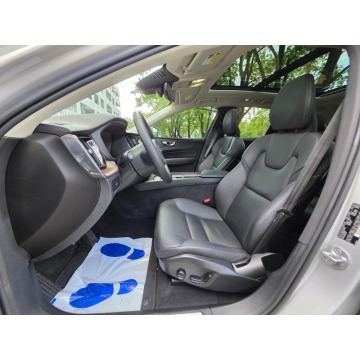 Volvo XC60  Terenowy 2023,  2.0 hybryda, automat - Na sprzedaż za 124 900 zł - Warszawa - zdjęcie 5