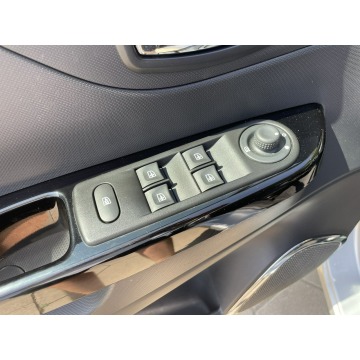 Renault Captur  SUV 2015,  1.2 benzyna, automat - Na sprzedaż za 39 999 zł - Gostyń - zdjęcie 11