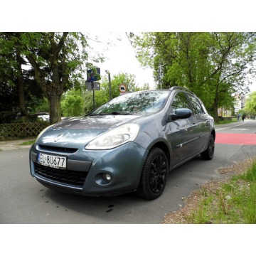 Renault Clio - salon polska klima