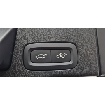 Volvo   SUV 2024,  2.0 benzyna, automat - Na sprzedaż za 165 800 zł - Paproć - zdjęcie 11