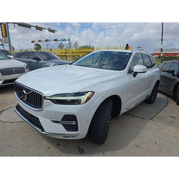 Volvo   SUV 2023,  2.0 benzyna, automat - Na sprzedaż za 69 000 zł - Tarnów - zdjęcie 2