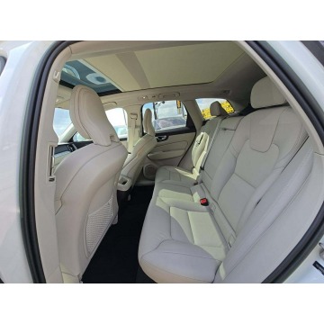 Volvo   SUV 2023,  2.0 benzyna, automat - Na sprzedaż za 69 000 zł - Tarnów - zdjęcie 10