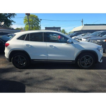 Mercedes - Benz GLA-klasa  SUV 2022,  2.0 benzyna, automat - Na sprzedaż za 55 000 zł - Wrocław - zdjęcie 4