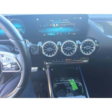 Mercedes - Benz GLA-klasa  SUV 2022,  2.0 benzyna, automat - Na sprzedaż za 55 000 zł - Wrocław - zdjęcie 8