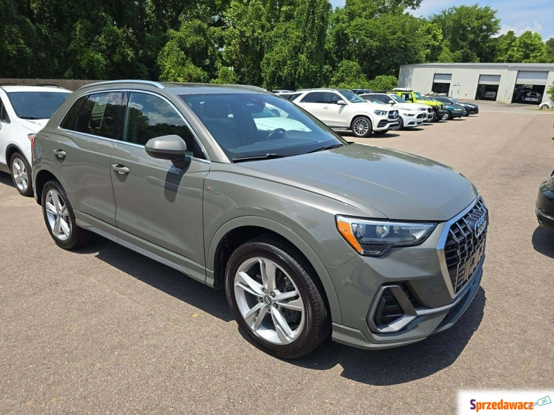 Audi Q3  SUV 2020,  2.0 benzyna, automat - Na sprzedaż za 39 000 zł - Tarnów