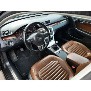 Volkswagen Passat 2011,  2.0 diesel - Na sprzedaż za 31 500 zł - Jatutów - zdjęcie 11