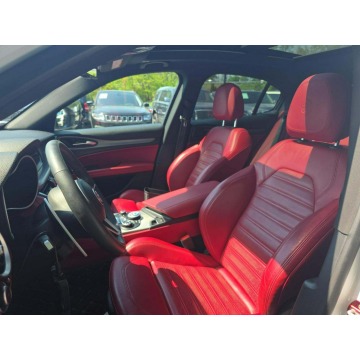 Alfa Romeo Stelvio  SUV 2019,  2.0 benzyna, automat - Na sprzedaż za 35 000 zł - Wrocław - zdjęcie 5