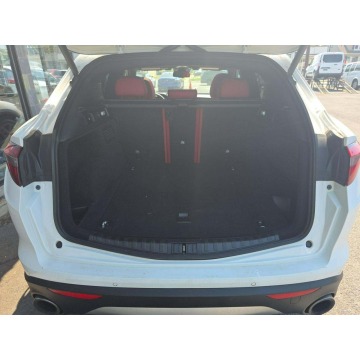 Alfa Romeo Stelvio  SUV 2019,  2.0 benzyna, automat - Na sprzedaż za 35 000 zł - Wrocław - zdjęcie 10