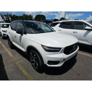 Volvo XC 40 - R-Design / AWD / niski przebieg