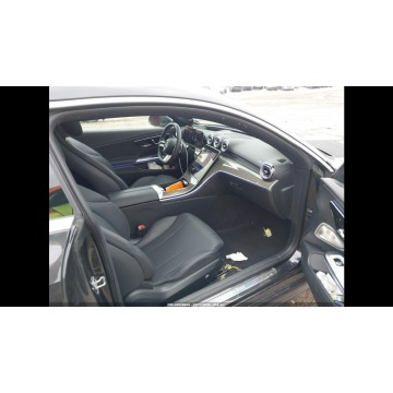 Mercedes - Benz CL-klasa  Coupe/Sportowy 2024,  2.0 benzyna, automat - Na sprzedaż za 109 000 zł - Wrocław - zdjęcie 9