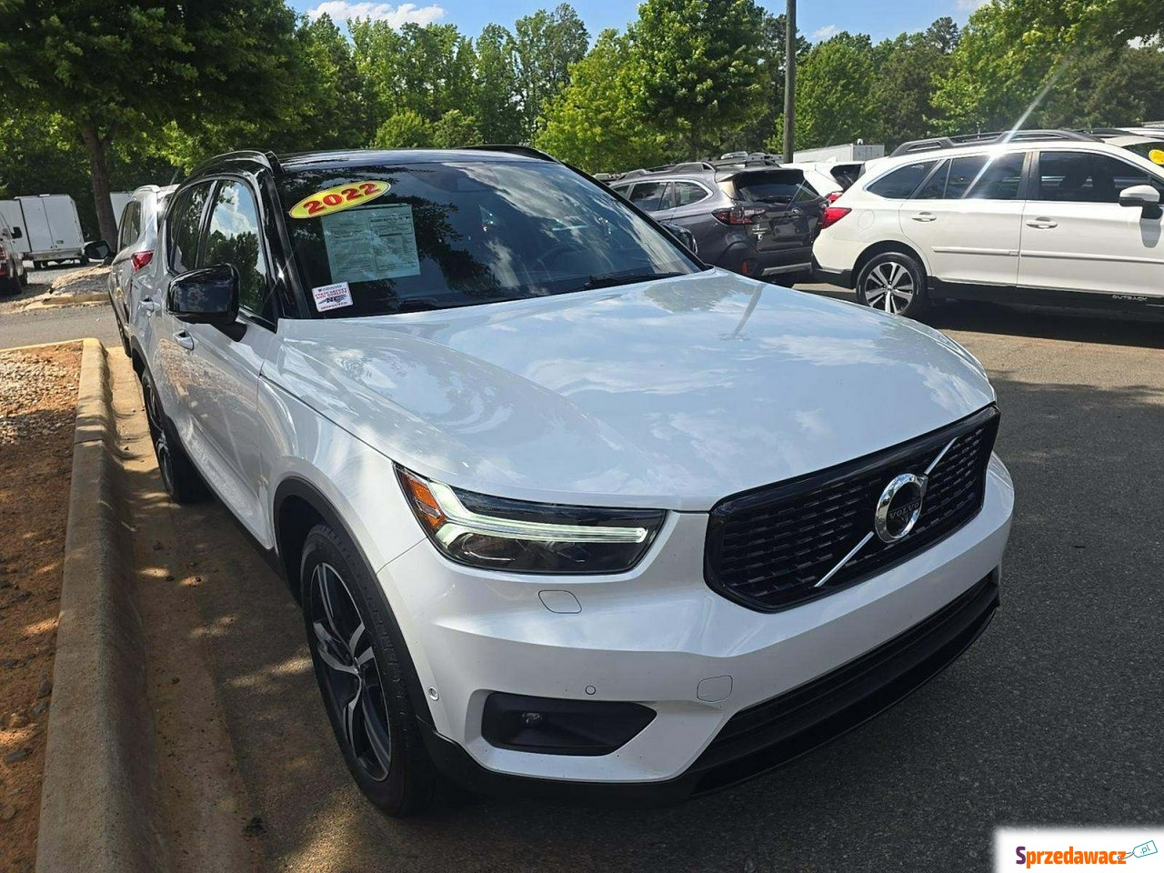 Volvo XC 40 - R-Design / 4x4 /...