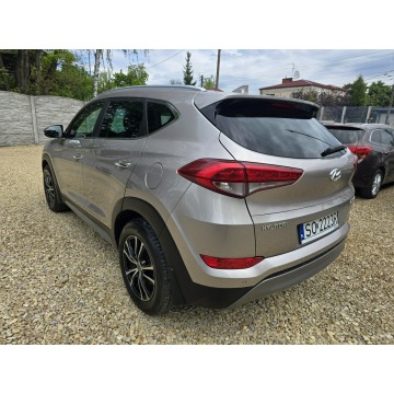Hyundai Tucson  SUV 2017,  1.6 benzyna, automat - Na sprzedaż za 73 000 zł - Sosnowiec - zdjęcie 4