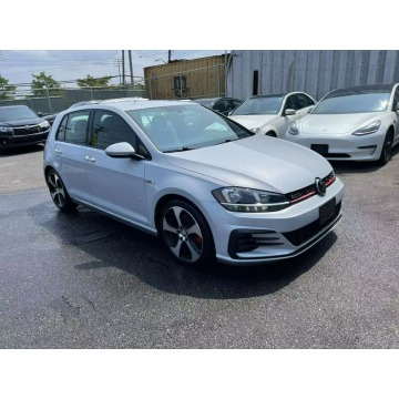 Volkswagen Golf  Hatchback 2018,  2.0 benzyna, automat - Na sprzedaż za 34 000 zł - Wrocław - zdjęcie 2