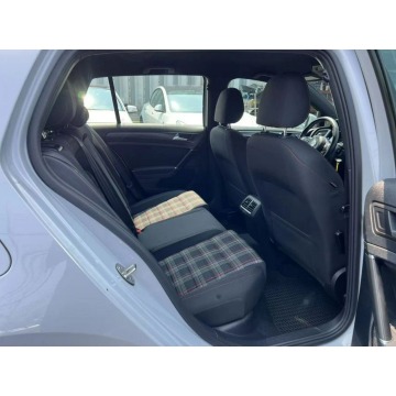 Volkswagen Golf  Hatchback 2018,  2.0 benzyna, automat - Na sprzedaż za 34 000 zł - Wrocław - zdjęcie 12
