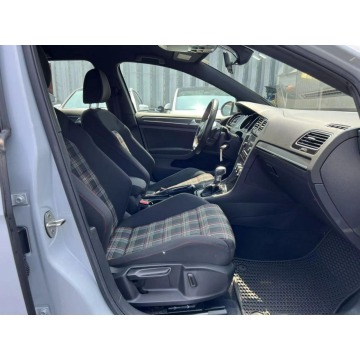 Volkswagen Golf  Hatchback 2018,  2.0 benzyna, automat - Na sprzedaż za 34 000 zł - Wrocław - zdjęcie 11