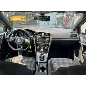 Volkswagen Golf  Hatchback 2018,  2.0 benzyna, automat - Na sprzedaż za 34 000 zł - Wrocław - zdjęcie 9