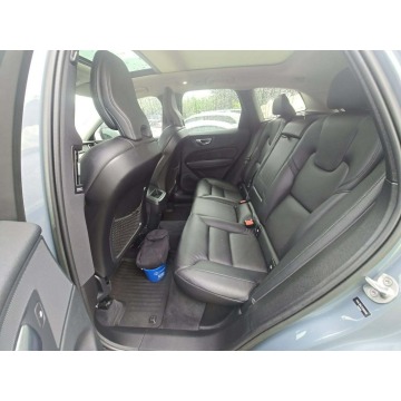 Volvo   SUV 2023,  2.0 benzyna, automat - Na sprzedaż za 69 000 zł - Warszawa - zdjęcie 9