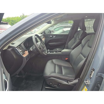 Volvo   SUV 2023,  2.0 benzyna, automat - Na sprzedaż za 69 000 zł - Warszawa - zdjęcie 6
