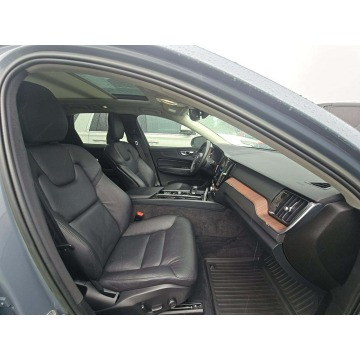Volvo   SUV 2023,  2.0 benzyna, automat - Na sprzedaż za 69 000 zł - Warszawa - zdjęcie 8