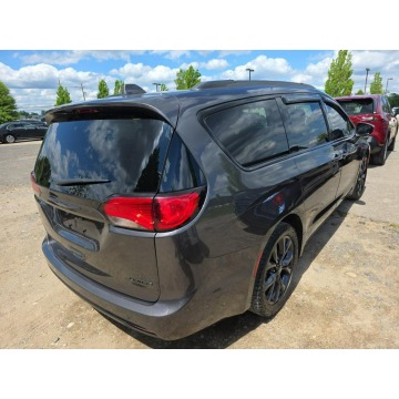 Chrysler Pacifica  Minivan/Van 2020,  3.6 benzyna, automat - Na sprzedaż za 39 000 zł - Warszawa - zdjęcie 4