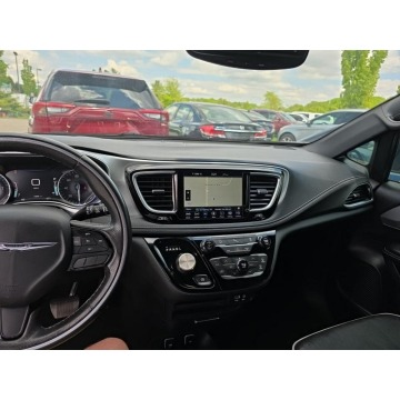 Chrysler Pacifica  Minivan/Van 2020,  3.6 benzyna, automat - Na sprzedaż za 39 000 zł - Warszawa - zdjęcie 9