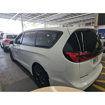 Chrysler Pacifica  Minivan/Van 2022,  3.6 hybryda, automat - Na sprzedaż za 45 000 zł - Warszawa - zdjęcie 5