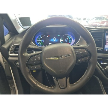 Chrysler Pacifica  Minivan/Van 2022,  3.6 hybryda, automat - Na sprzedaż za 45 000 zł - Warszawa - zdjęcie 9