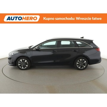 Kia Ceed  Kombi 2019,  1.6 hybryda, automat - Na sprzedaż za 54 100 zł - Warszawa - zdjęcie 2
