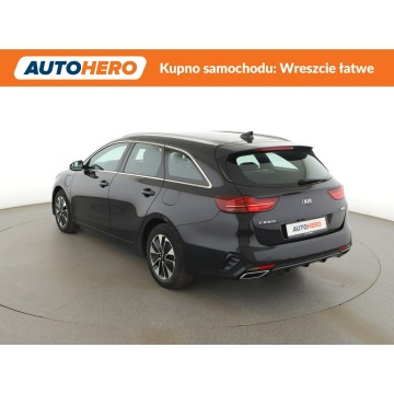 Kia Ceed  Kombi 2019,  1.6 hybryda, automat - Na sprzedaż za 54 100 zł - Warszawa - zdjęcie 4