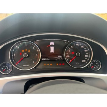 Volkswagen Touareg  SUV 2010,  3.0 diesel - Na sprzedaż za 27 700 zł - Margonin - zdjęcie 12