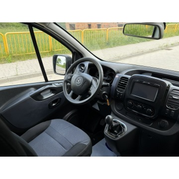 Opel Vivaro 2018,  1.6 diesel - Na sprzedaż za 47 999 zł - Gostyń - zdjęcie 9