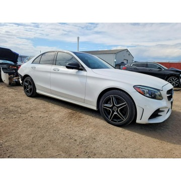 Mercedes C 300 - 4Matic / pakiet AMG / niski przebieg