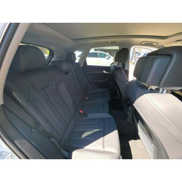 Audi Q5  SUV 2022,  2.0 benzyna, automat - Na sprzedaż za 62 000 zł - Warszawa - zdjęcie 9