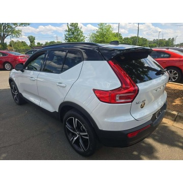 Volvo   SUV 2022,  2.0 benzyna, automat - Na sprzedaż za 49 000 zł - Warszawa - zdjęcie 4